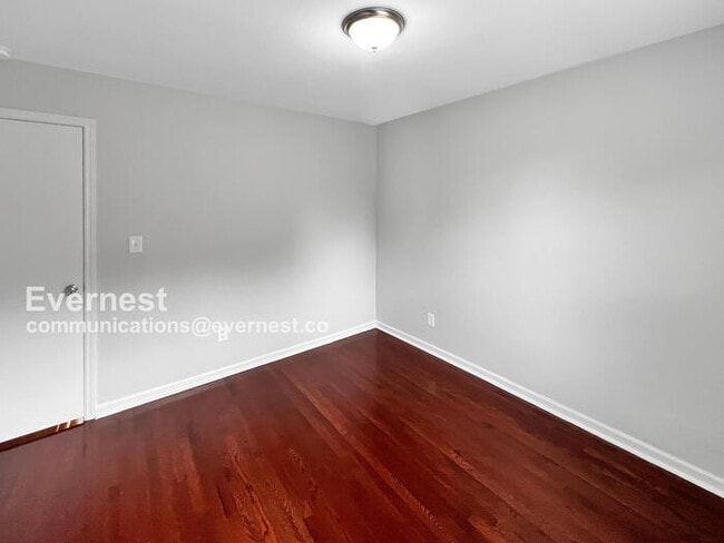 Building Photo - 112 Jesse Layne Dr