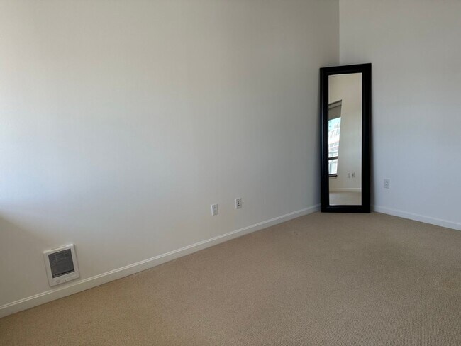Building Photo - Epic REA: Fabulous 2 BR/2 BA South Beach C...