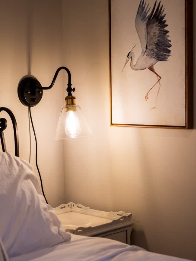 Building Photo - 7525 Lake Rd E