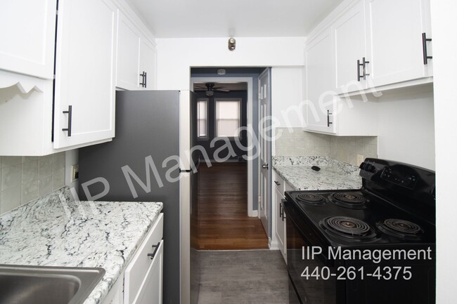 Building Photo - Super Nice 2BR 1BA Upper Unit in South Euc...