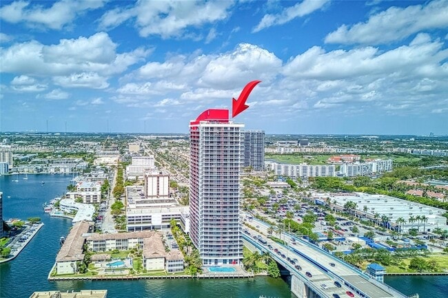 Building Photo - 2602 E Hallandale Beach Blvd