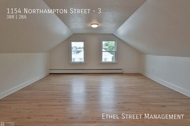 Building Photo - 1154 Northampton St