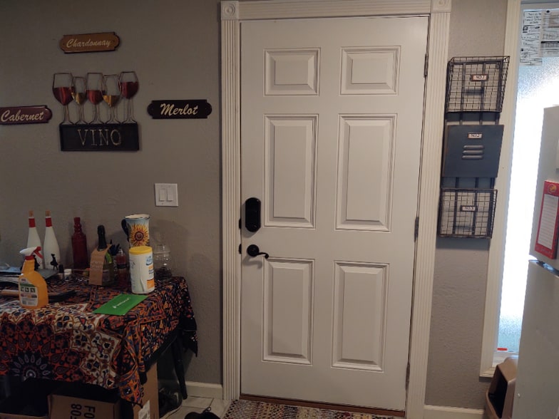 Building Photo - 635 W 25th St