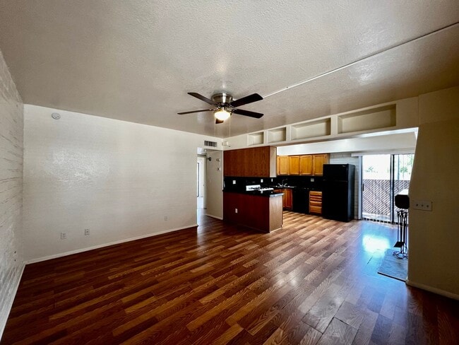 Primary Photo - Charming 2 Bedroom Townhome with Private 2...