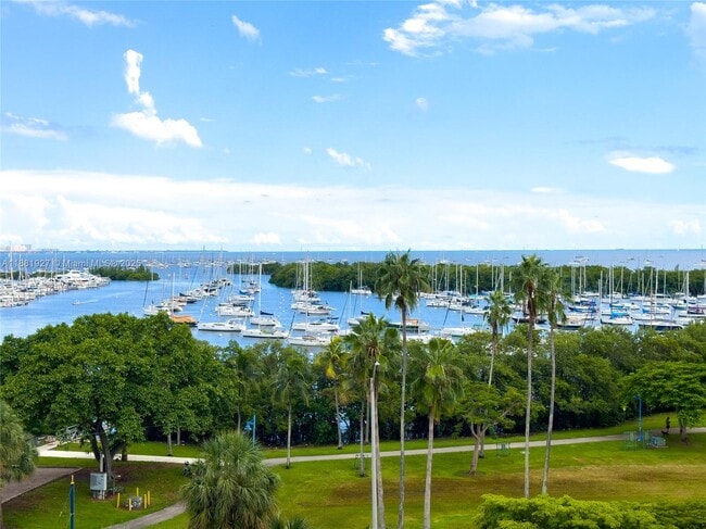 Building Photo - 2901 S Bayshore Dr