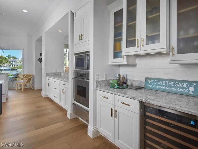 Building Photo - 377 Pirates Bight