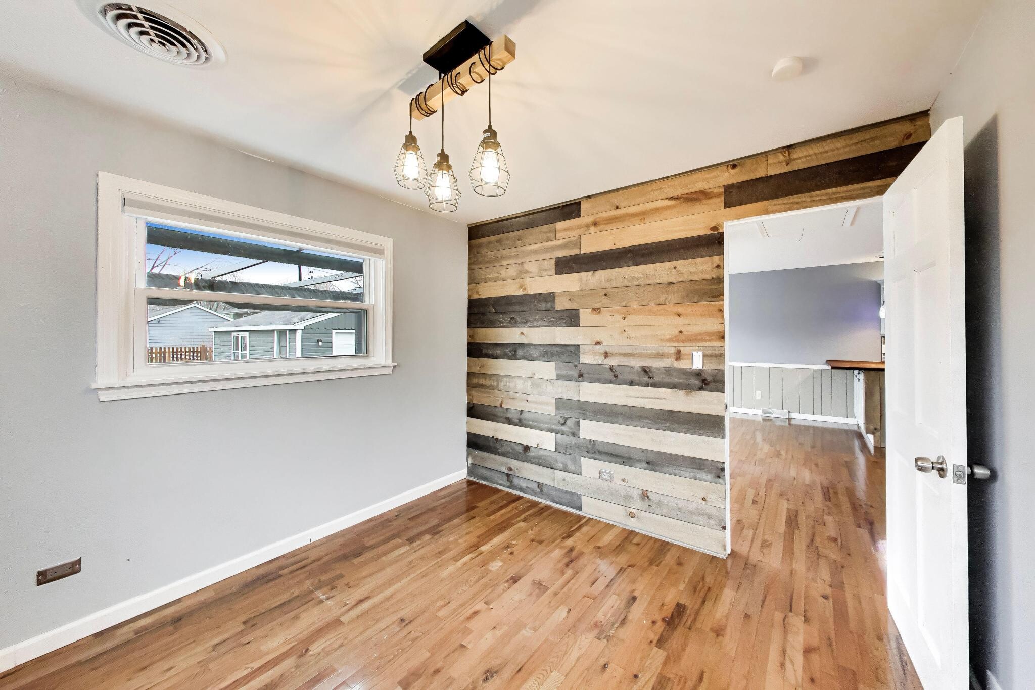 Building Photo - 306 N Schubert St