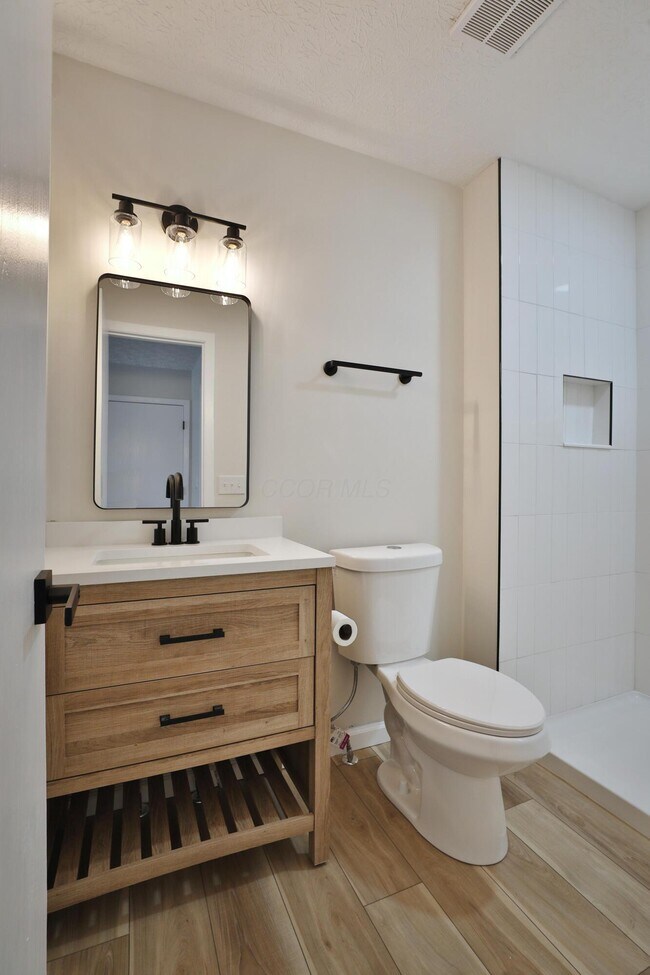 Building Photo - 989 Lavender Ln