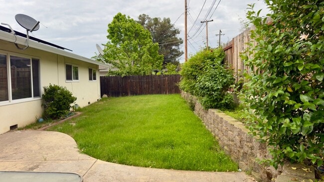 Building Photo - 3 bedroom | 2 bath | Single family home in Citrus Heights