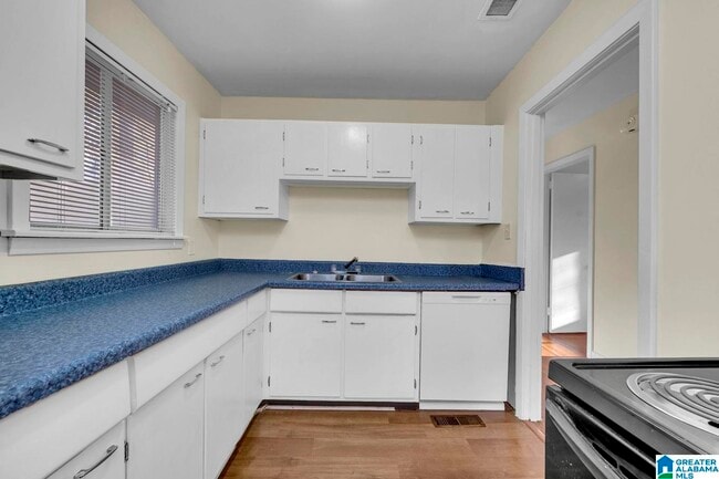 Building Photo - 104 Hardy Rd