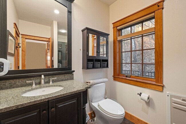 Building Photo - 20 Yellow Birch Cir