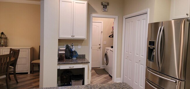 Building Photo - Lovely 3 Bedroom Home in Driftwood Estates!