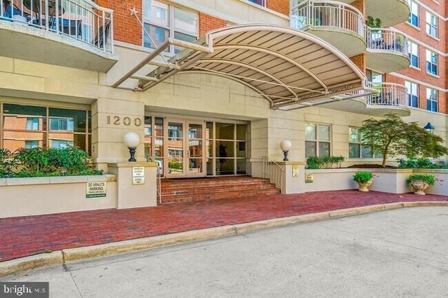 Building Photo - 1200 Braddock Pl