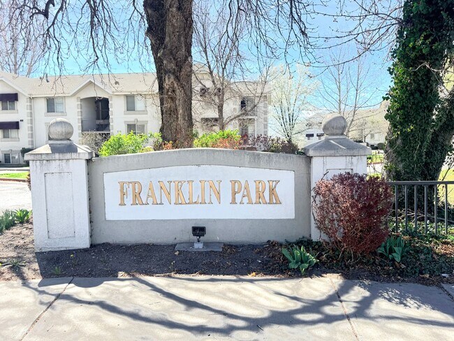 Building Photo - Charming 3-Bedroom Condo in Franklin Park – Prime Provo Location