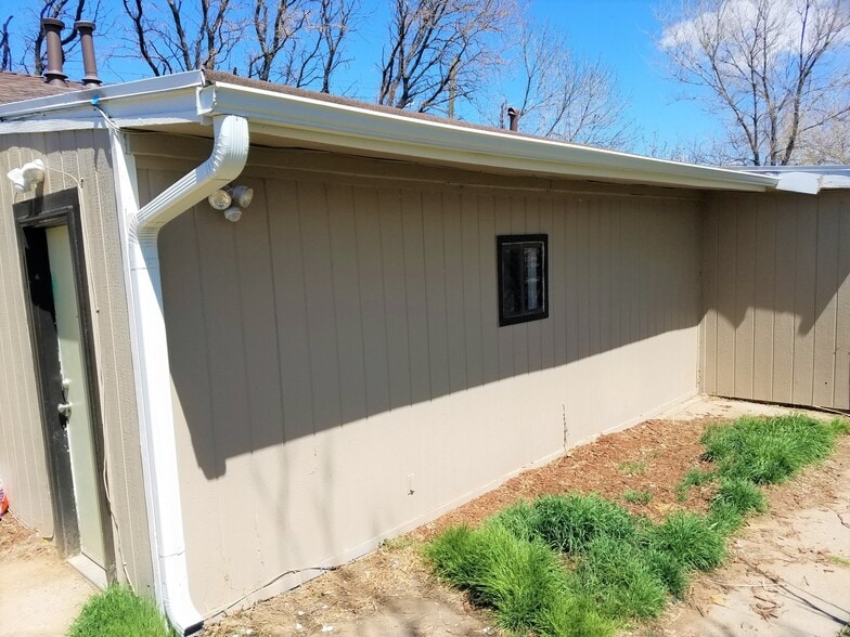 Building Photo - 5997 Magnolia St