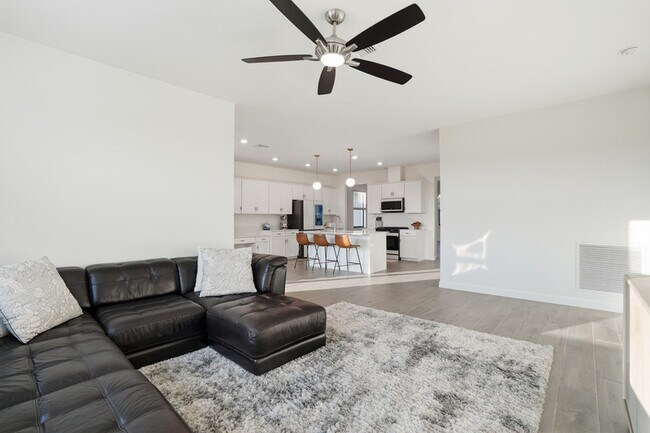 Building Photo - 18579 Ives Dr