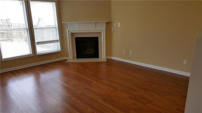 Building Photo - 2036 Executive Dr N