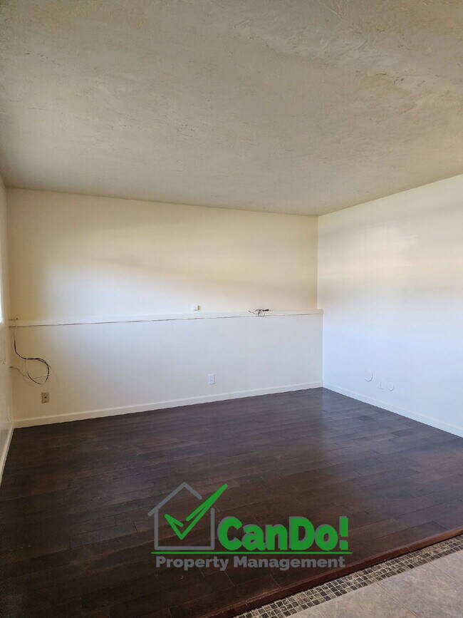 Building Photo - Newly updated 1 bedroom/1 bathroom apartme...