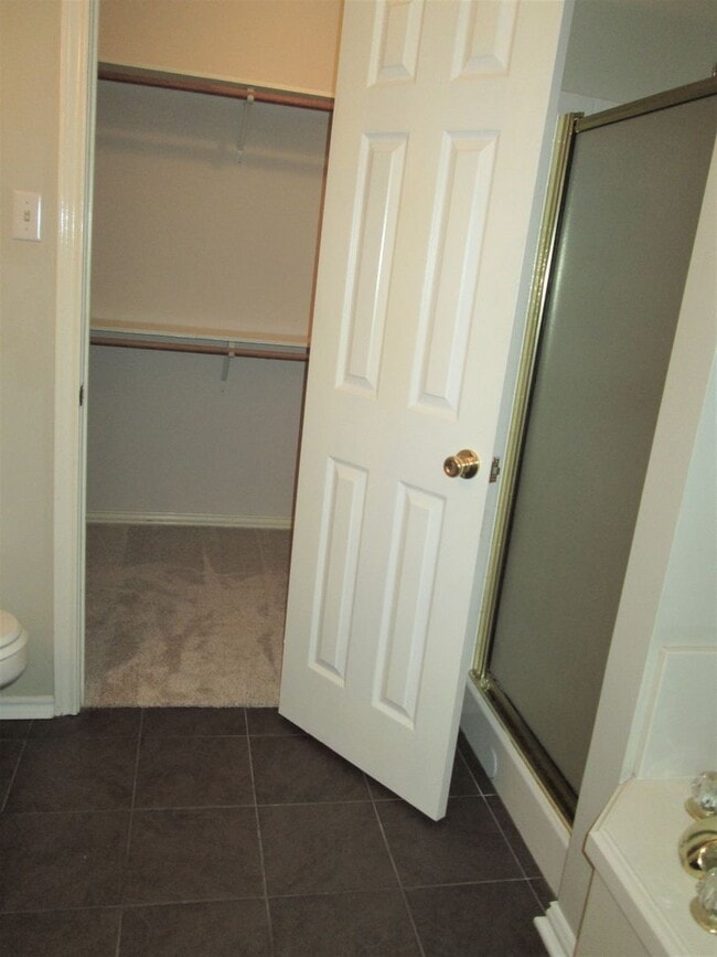 Building Photo - Spacious 3 bedroom 2 bath home in Tyler! Coming soon!