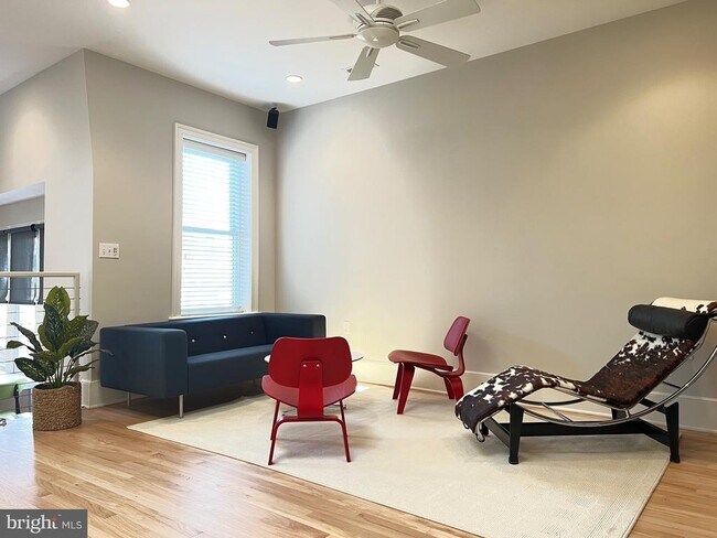 Building Photo - 1616 15th St NW