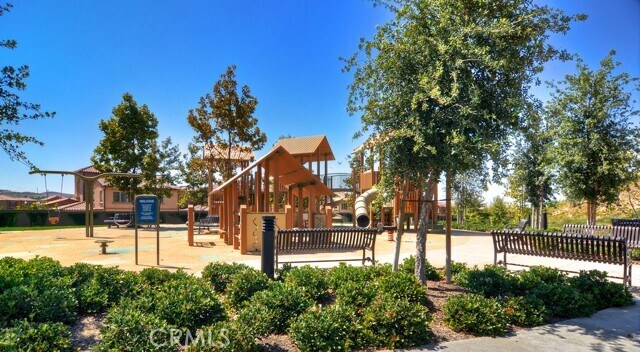 Building Photo - 102 Brindisi