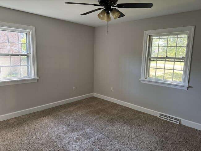 Building Photo - 7238 Bellspring Dr