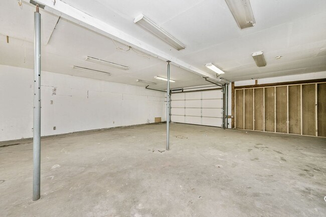 Building Photo - 3609 S Travis St