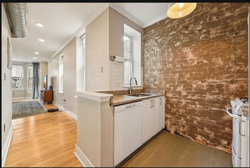 Building Photo - 1516 South St