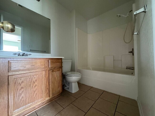 Building Photo - 1906 Charleston Ct