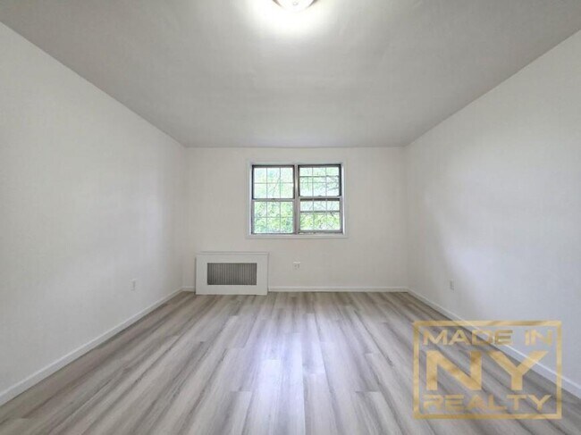Building Photo - 2 bedroom in FLUSHING NY 11367