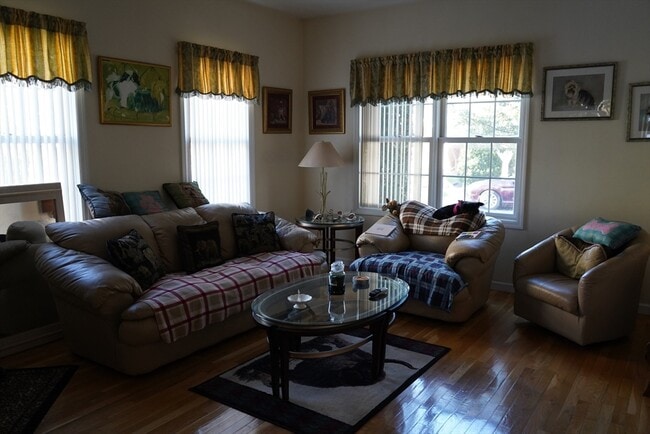 Building Photo - 37 Charnock St