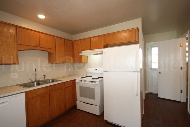 Building Photo - 3904 Gus Dr