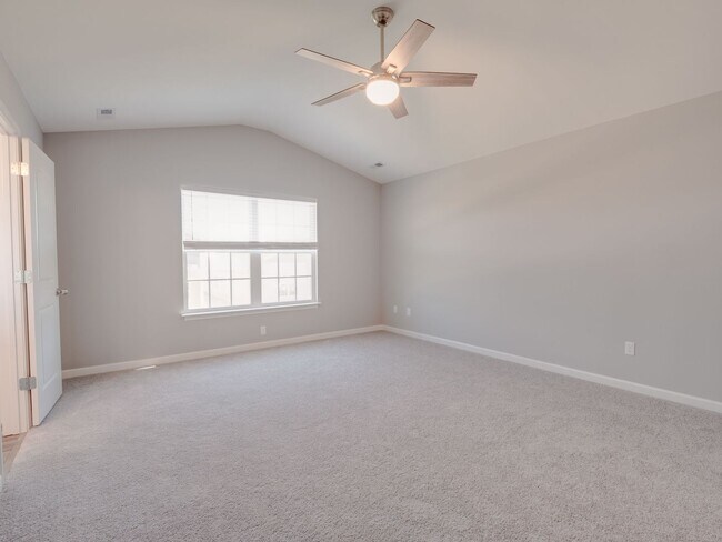 Building Photo - Stunning 2022 Build in Lexington!