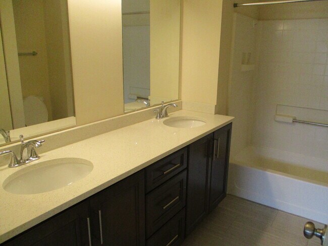 Building Photo - 356 Littleton Trail