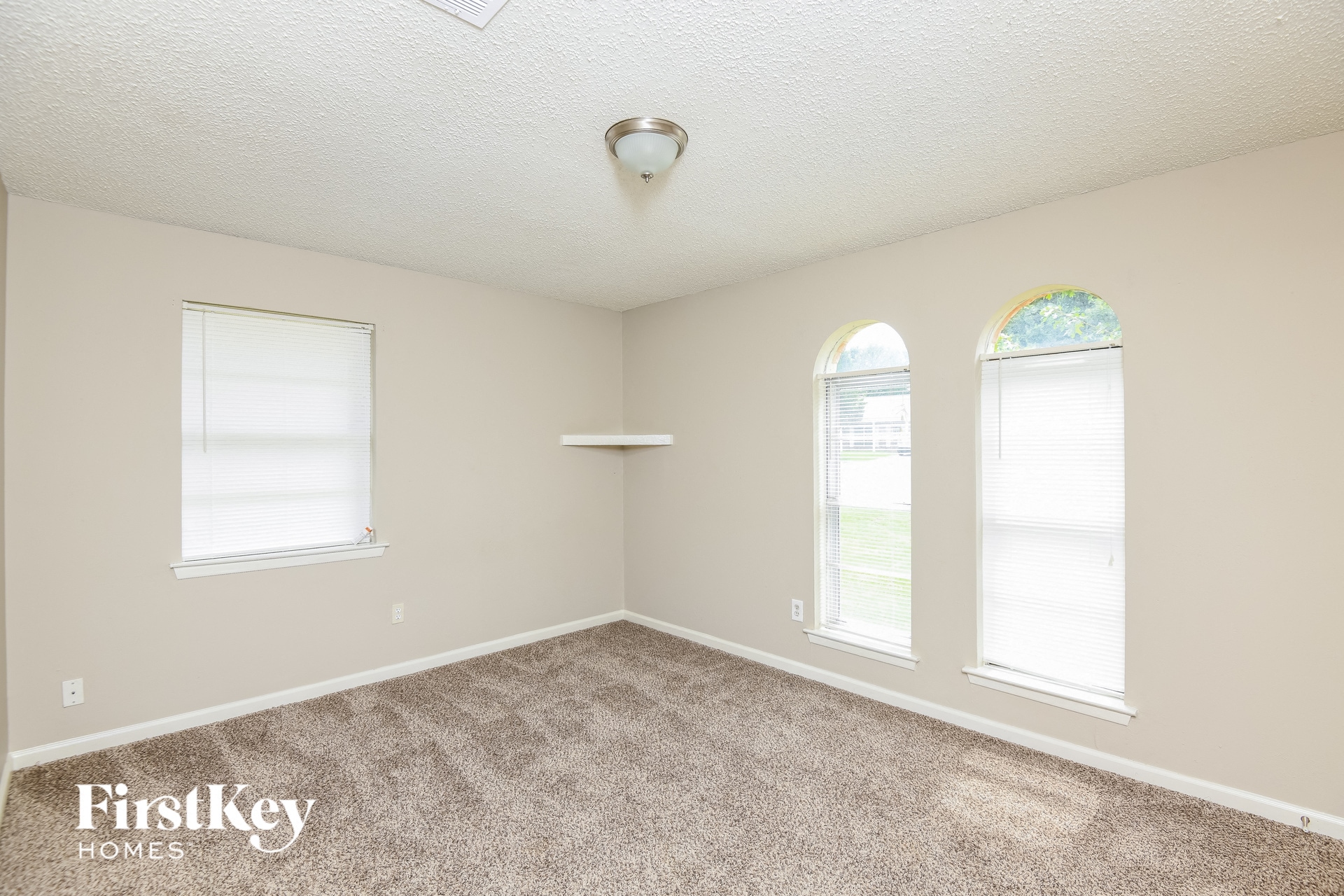 Building Photo - 2100 Cedar Ct