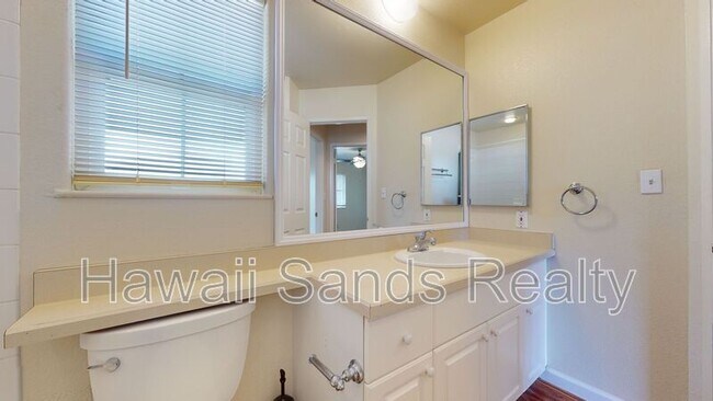 Building Photo - 91-1017-1017 Wahinoho St