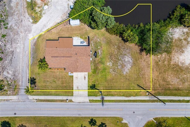 Building Photo - 5041 Bay Blvd