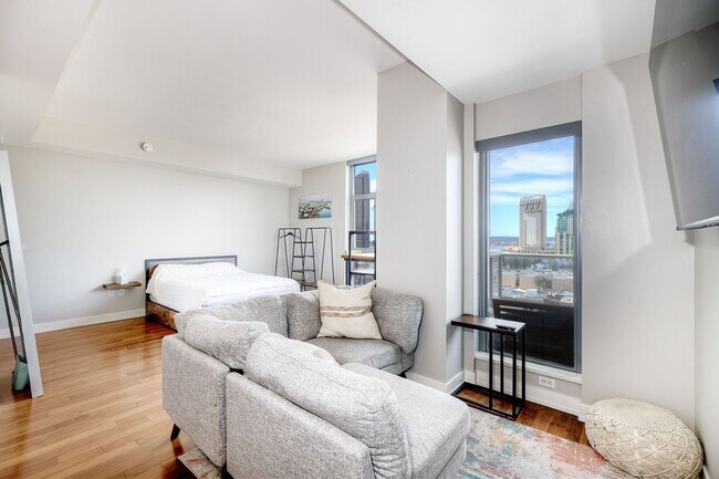 Building Photo - San Diego VIEW UNIT! Downtown  Gaslamp Quarter Three Weeks FREE Furnished  Studio -Available NOW!