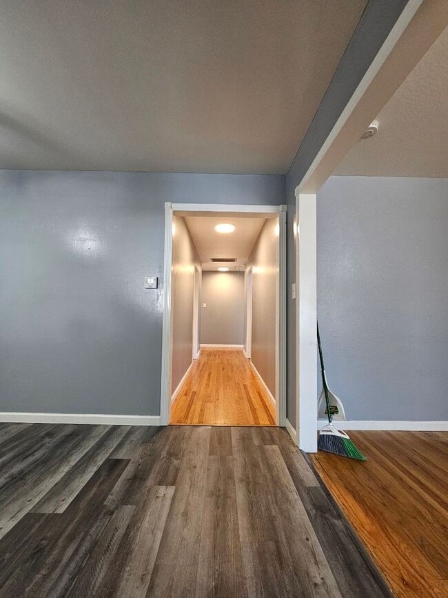Building Photo - Four-Bedroom Fairfield Home!