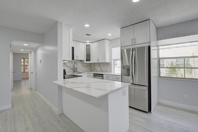 Building Photo - 318 Monaco Blvd