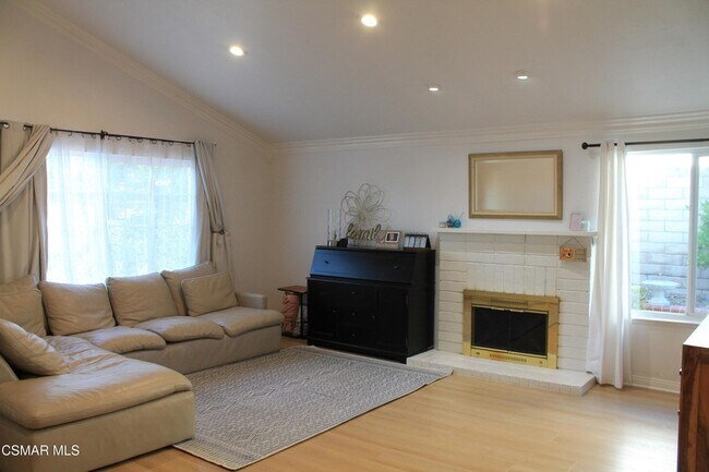 Building Photo - 2084 Latham St