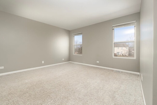 Building Photo - 4036 Blackstone Dr