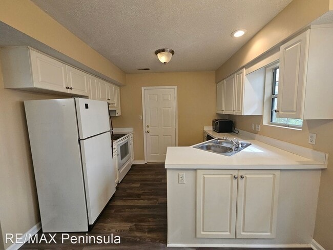 Building Photo - 3 br, 2.5 bath House - 719 Emerald Court