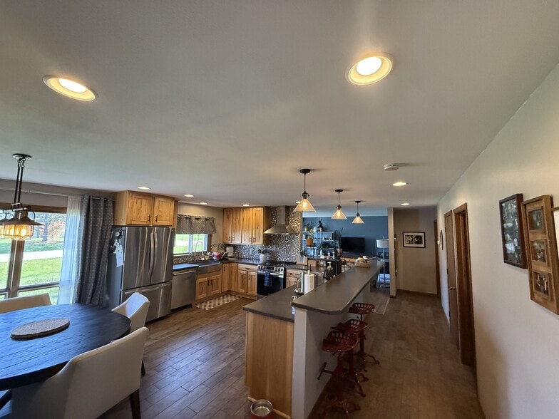 Building Photo - W3798 Highview Dr