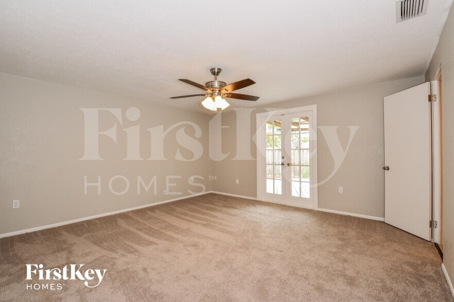 Building Photo - 1419 Argyle Dr