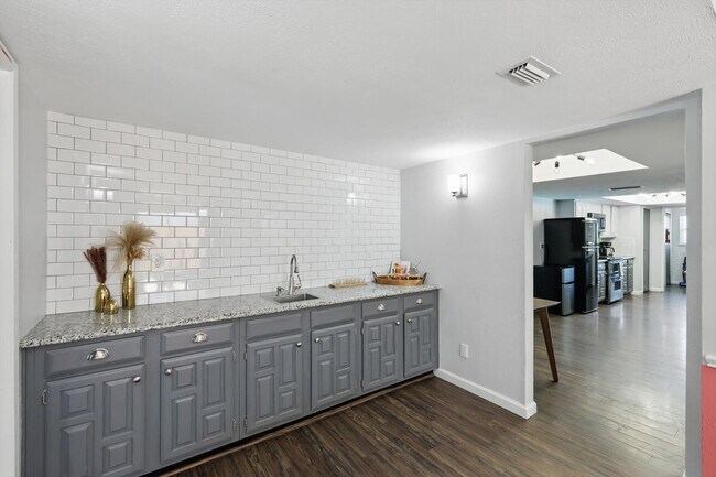 Building Photo - 3381 Sam Rayburn Run