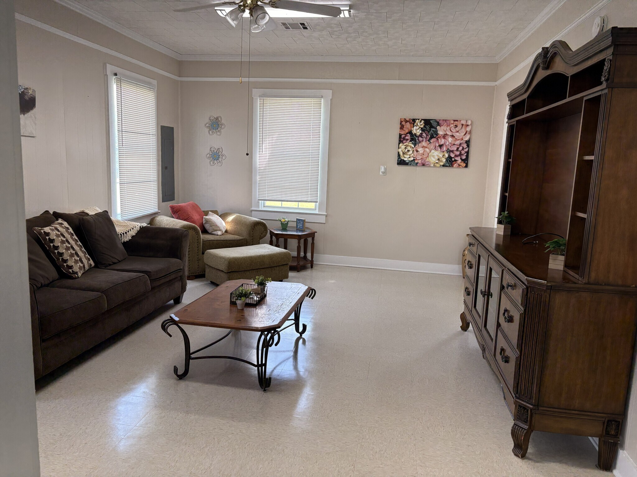 Livingroom - 9062 LA-1