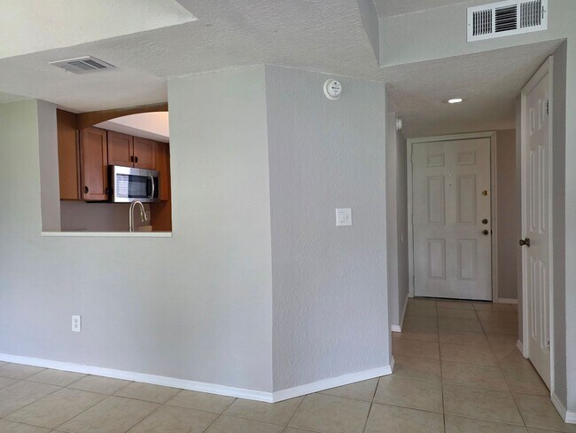 Building Photo - 3/3 Townhome at Montgomery Club in Altamonte Springs