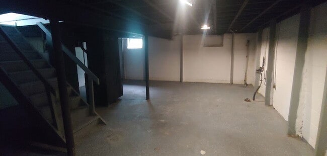 Building Photo - 3931 W Kaul Ave