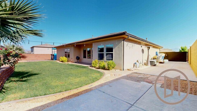 Building Photo - Beautiful home in Little Valley